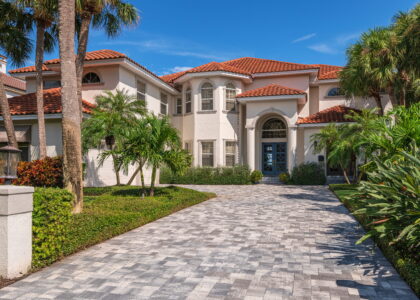 SGMA_Landscaping_In_Front_Florida_Home